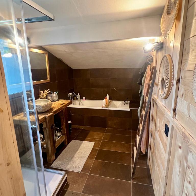 Maison calme plein sud Jardin & Piscine - Chalet - 45