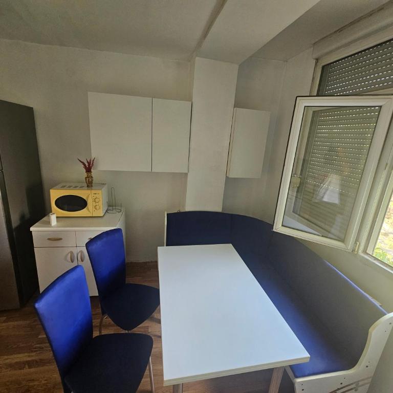 2 bedroom family apartment - Two-Bedroom Apartment - 15