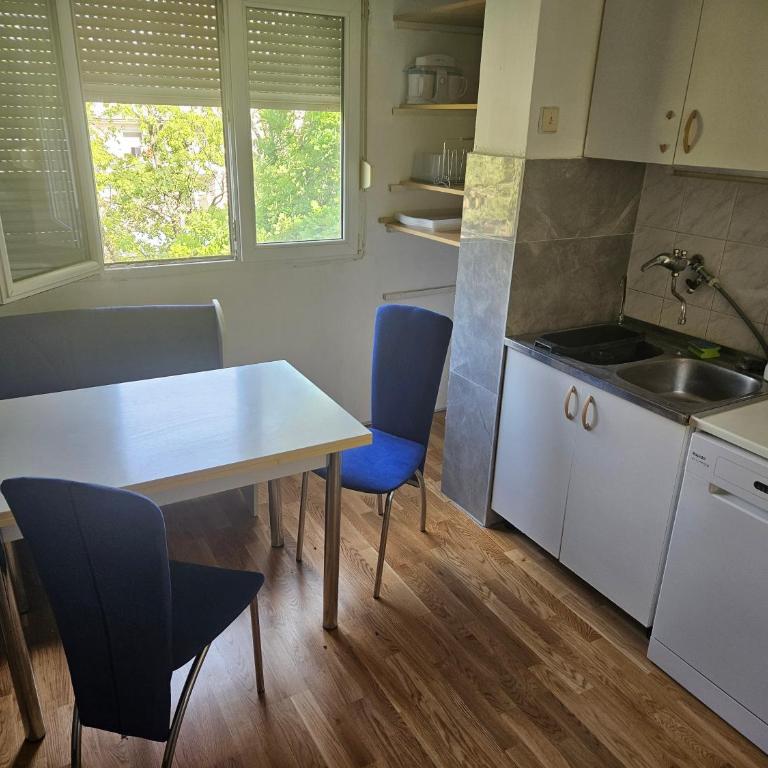 2 bedroom family apartment - Two-Bedroom Apartment - 22