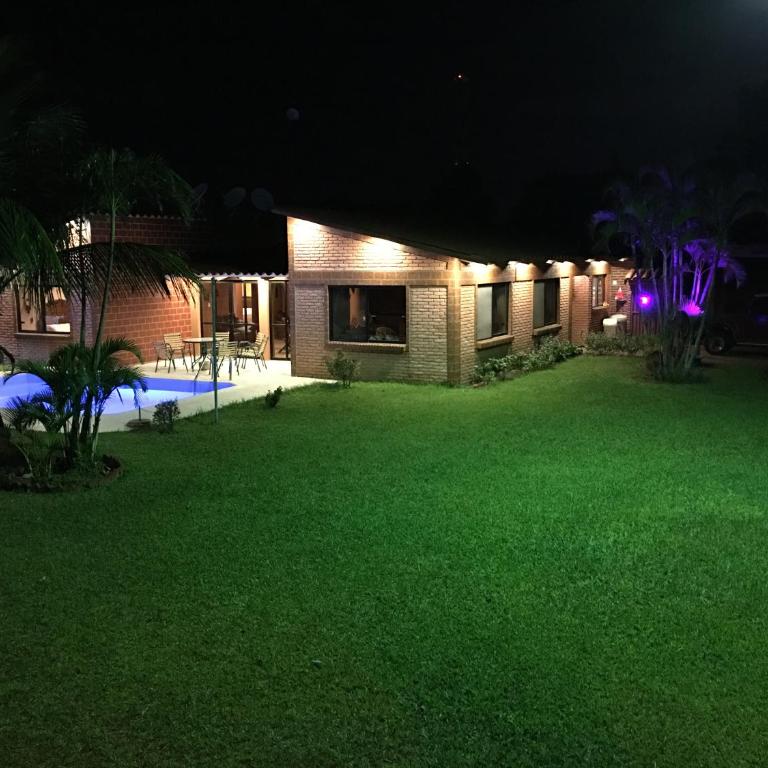 Casa por Temporadas - Casa Unifamiliar de 3 dormitorios - 23