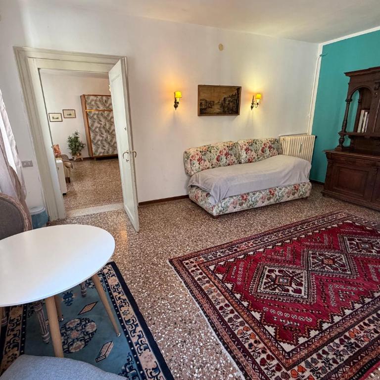 Rosewood Venice LionsClass - Comfort Dreibettzimmer mit Dusche - 5