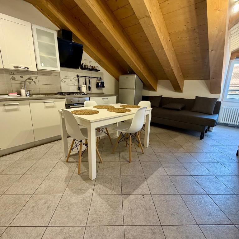 Thiago Home-Elegant Mansarda Santa Giulia Square - One-Bedroom Apartment - 18