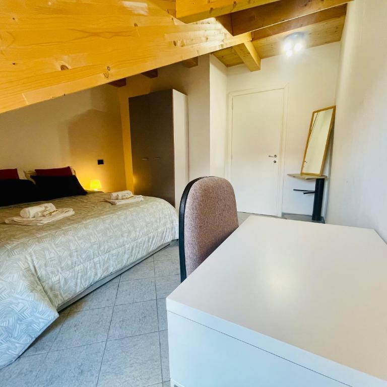 Thiago Home-Elegant Mansarda Santa Giulia Square - One-Bedroom Apartment - 6