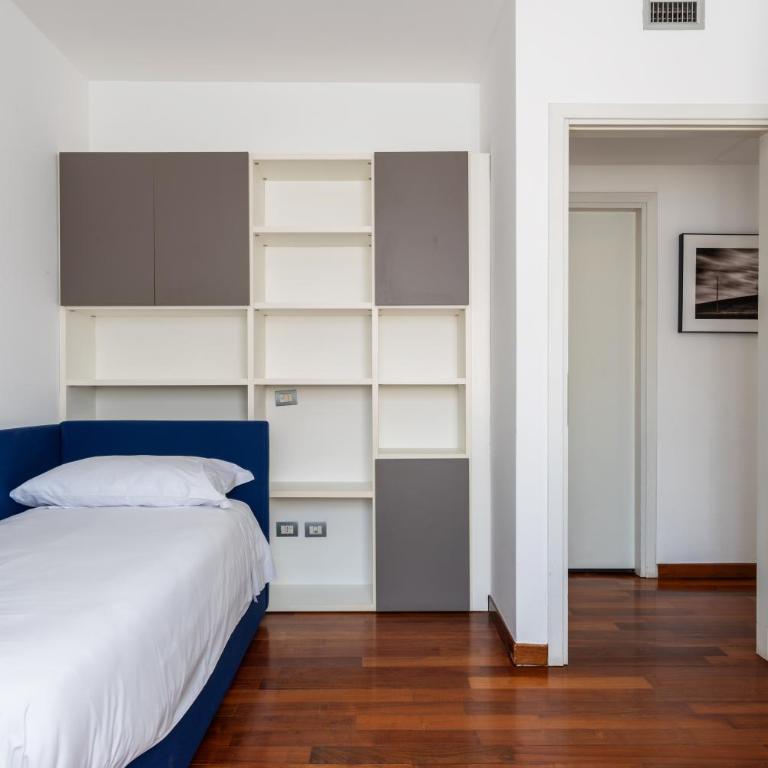 Salasco 40 - Trilocale in Porta Romana con garage - Appartamento - 24