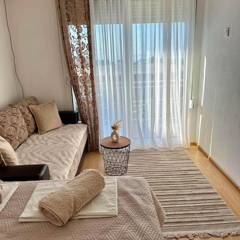 SOL guest house - Dvokrevetna Soba sa Bračnim Krevetom/Zasebnim Krevetima - 4