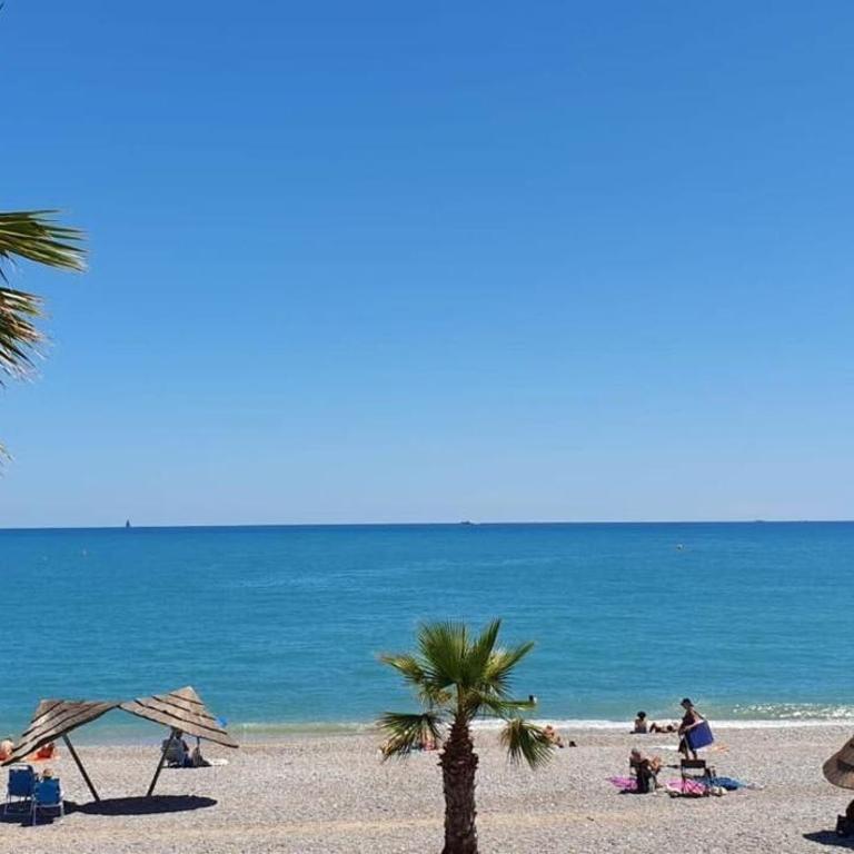 Appartement avec terrasse à 300m de la plage - Appartement - 15