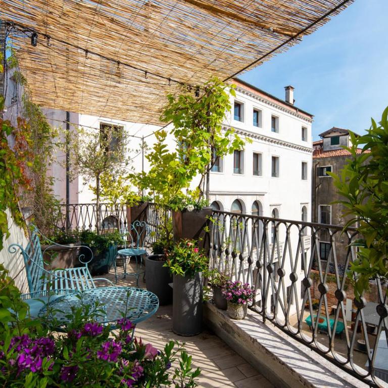 Cà Cornelia - a rooftop terrace with dazzling view - Two-Bedroom Apartment - 8