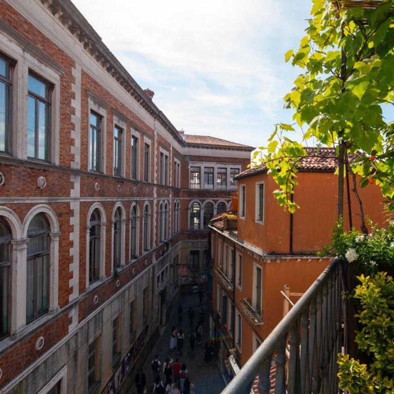 Cà Cornelia - a rooftop terrace with dazzling view - Two-Bedroom Apartment - 5