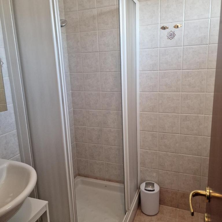 ADea Domus - Appartamento con 2 Camere da Letto - 4