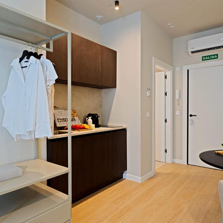 SariStays Valencia Vida Suites Front - Apartment - 8
