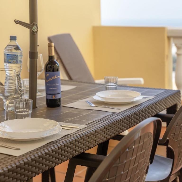 Cozy 2-Bedroom Apartment in Playa de las Amricas - Apartment - 4