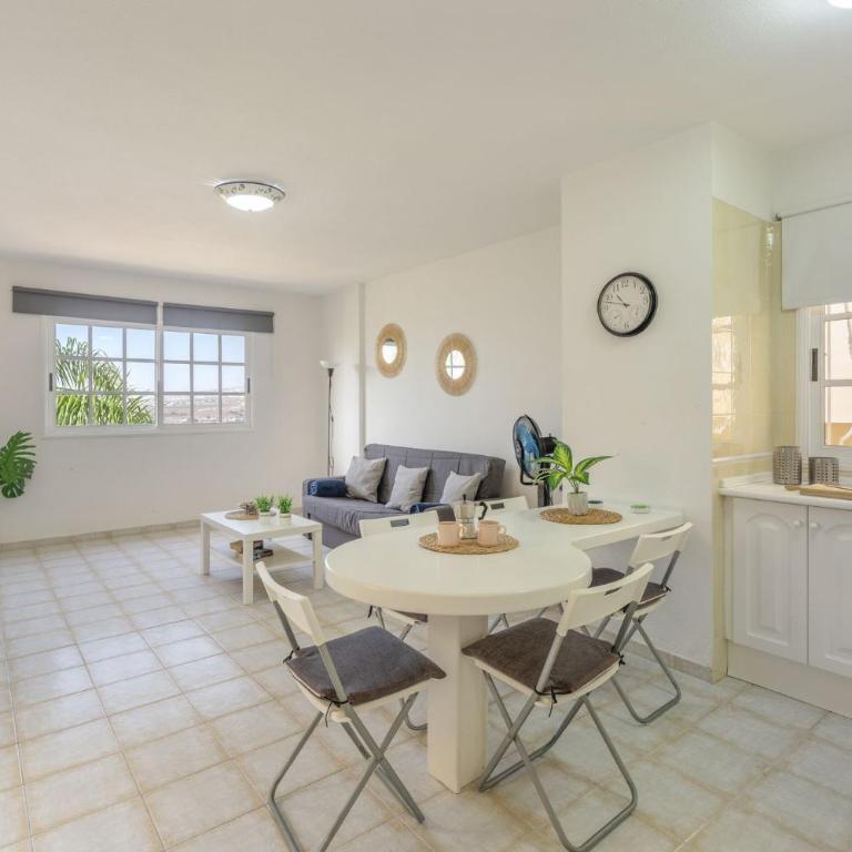 Cozy 2-Bedroom Apartment in Playa de las Amricas - Apartment - 15