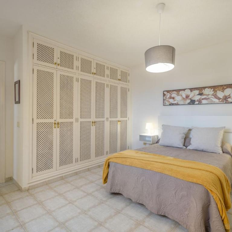 Cozy 2-Bedroom Apartment in Playa de las Amricas - Apartment - 17