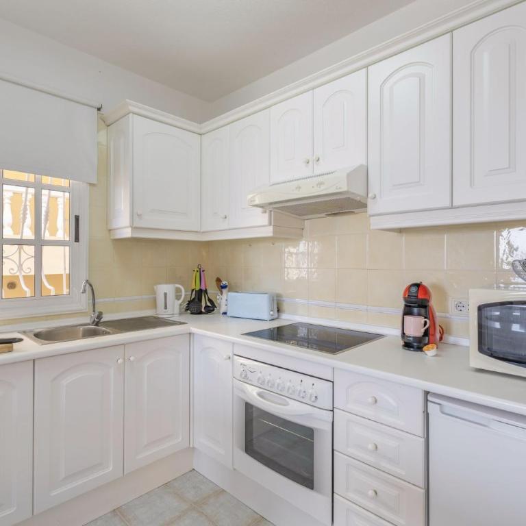 Cozy 2-Bedroom Apartment in Playa de las Amricas - Apartment - 20