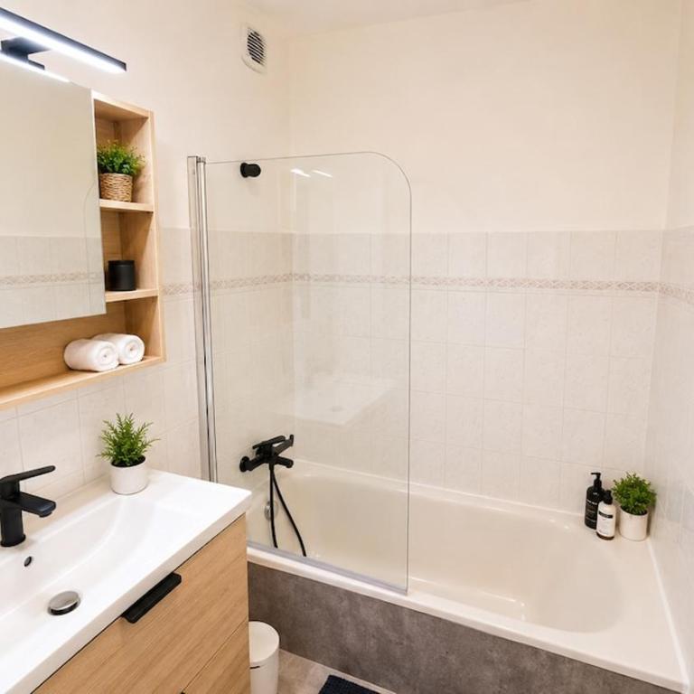 Holiday apartment Private parking Beach - Appartement 2 Chambres - 11