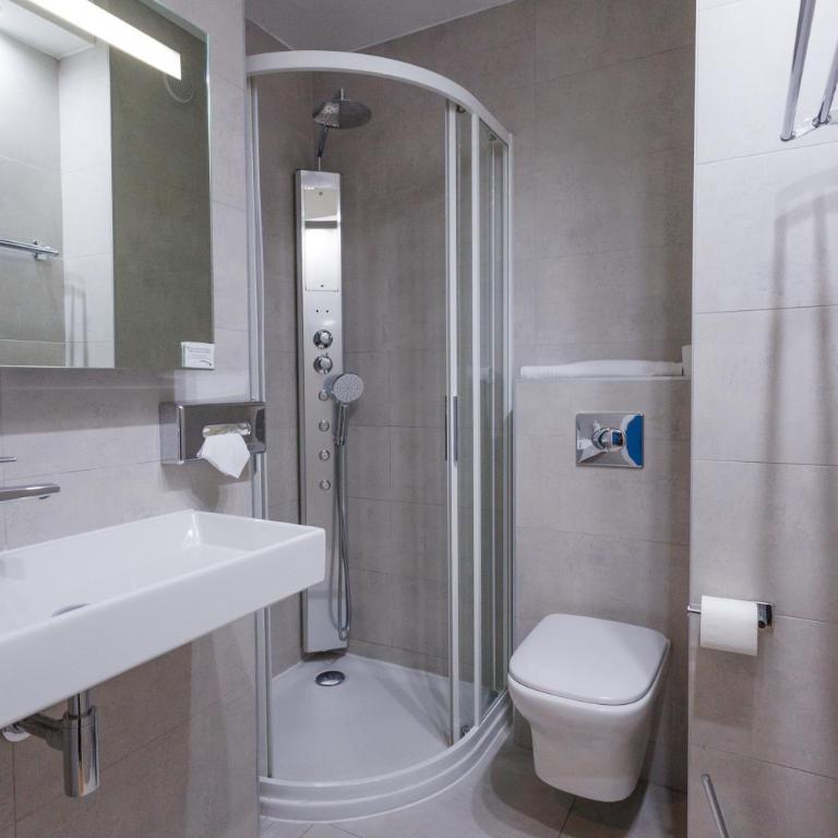 Villa Borghese, The Originals Relais - Double Room with Garden - 5