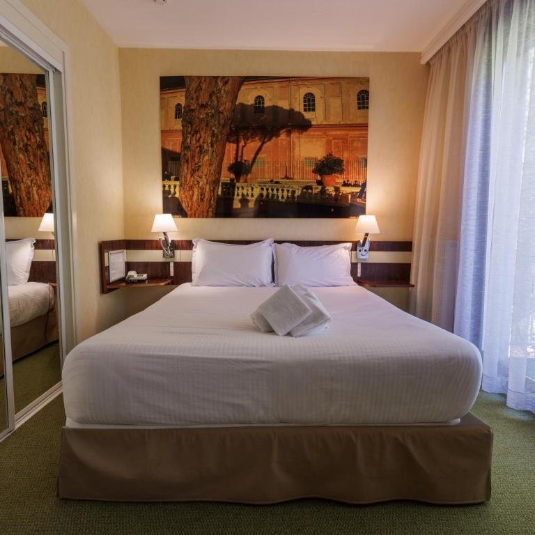Villa Borghese, The Originals Relais - Junior Suite with Balcony - 4