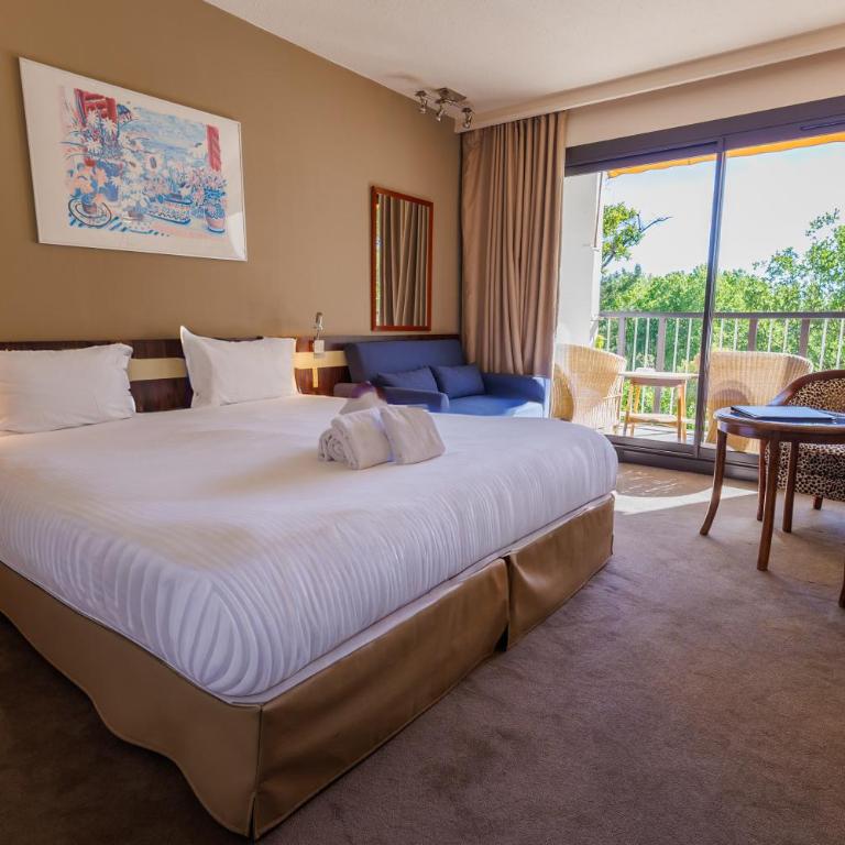 Villa Borghese, The Originals Relais - Privilege Room with Terrace - 1
