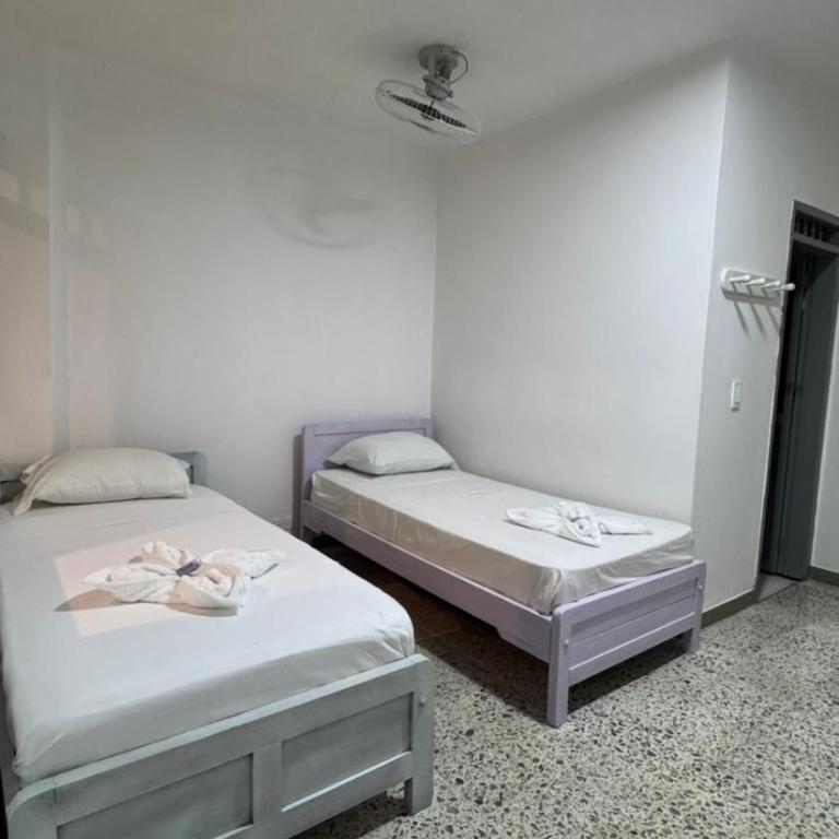 karolina Real Hotel Experience - Twin Room with Private Bathroom - 1