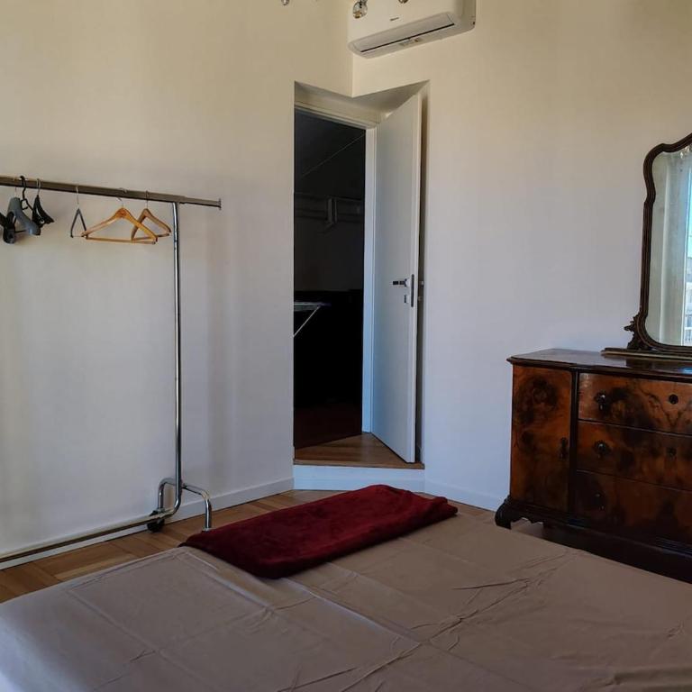 Spacious Apartment - M4 to Duomo - Free Garage - Appartamento con 3 Camere da Letto - Piano Alto - 4