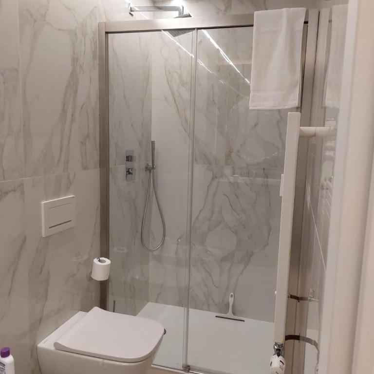 Spacious Apartment - M4 to Duomo - Free Garage - Appartamento con 3 Camere da Letto - Piano Alto - 20
