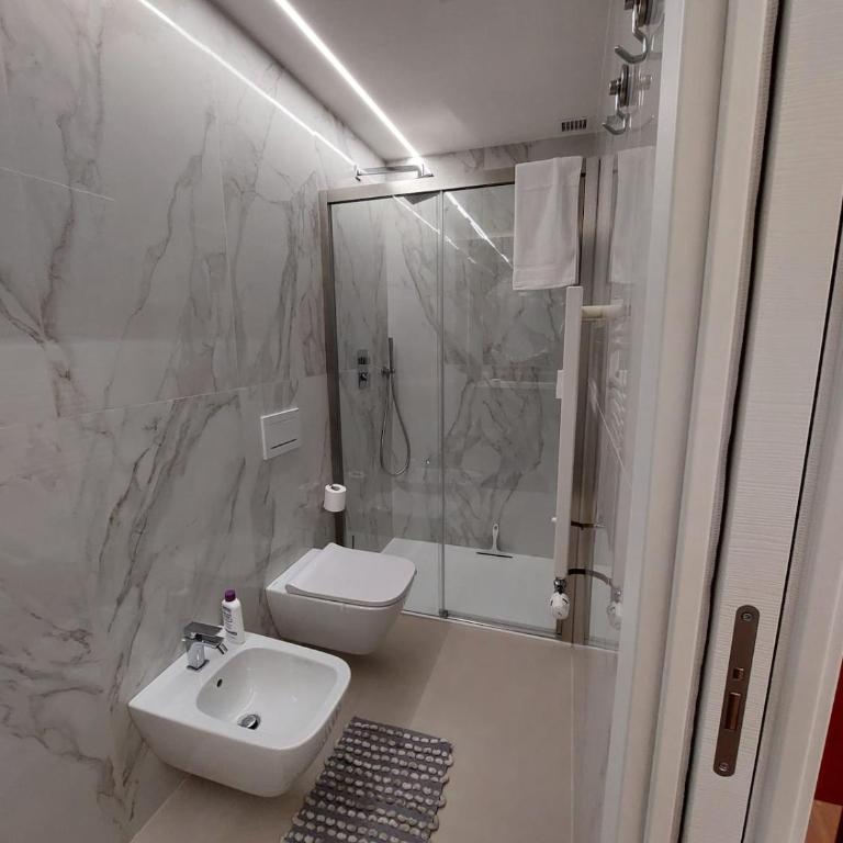 Spacious Apartment - M4 to Duomo - Free Garage - Appartamento con 3 Camere da Letto - Piano Alto - 23