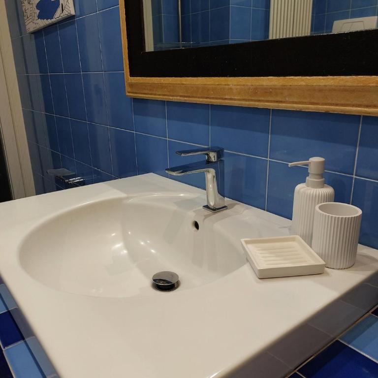 Spacious Apartment - M4 to Duomo - Free Garage - Appartamento con 3 Camere da Letto - Piano Alto - 28