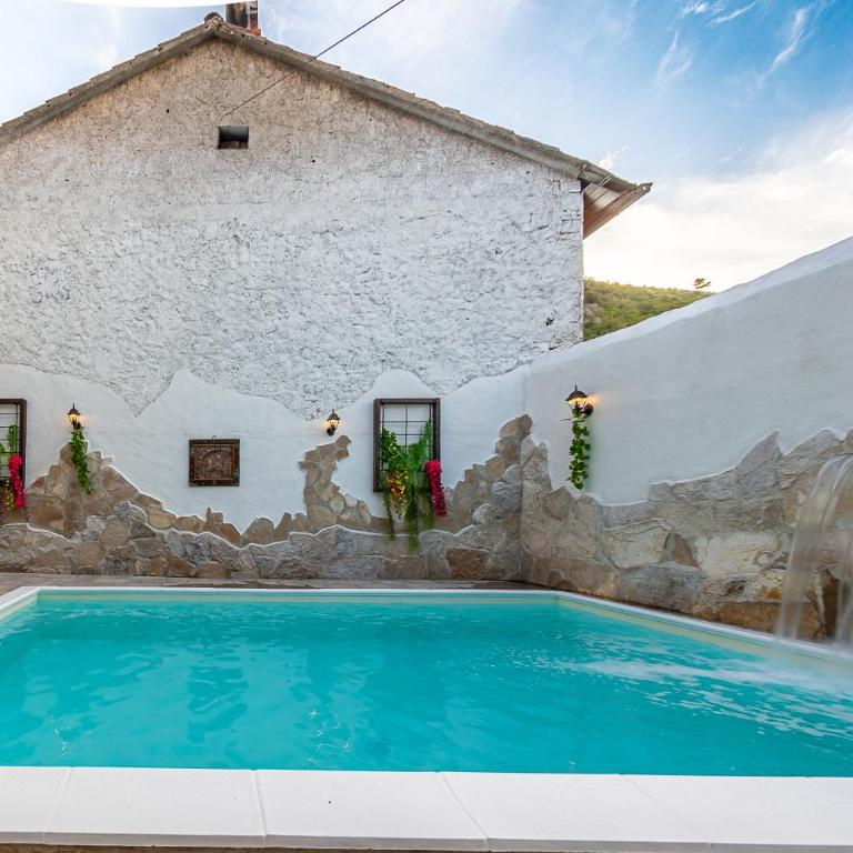 Villa Waterfall Mostar near Old Bridge - Villa with Private Pool - 4