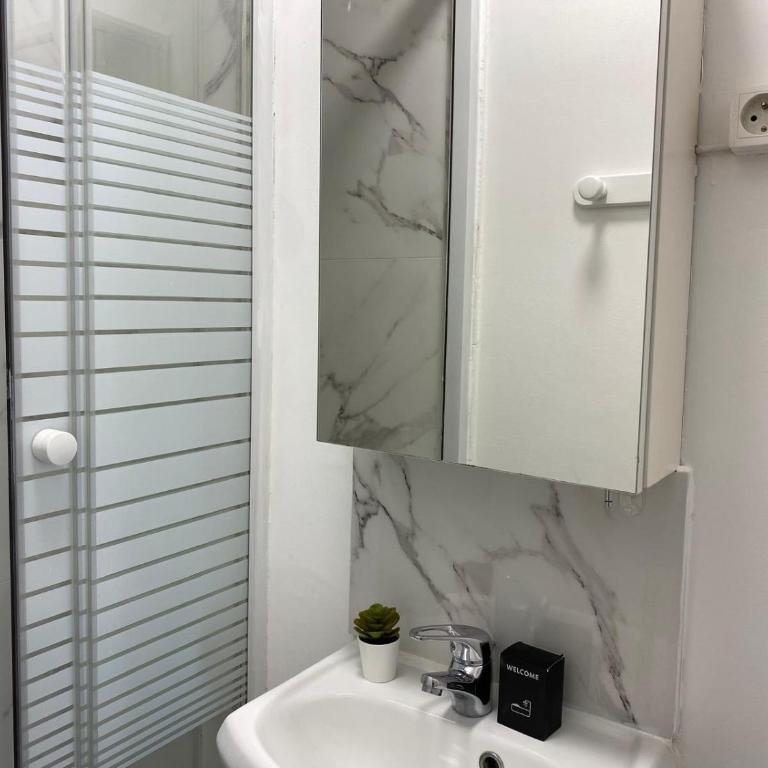 142 Suite Anceau - Cosy Apartment Paris Center - Studio - 12