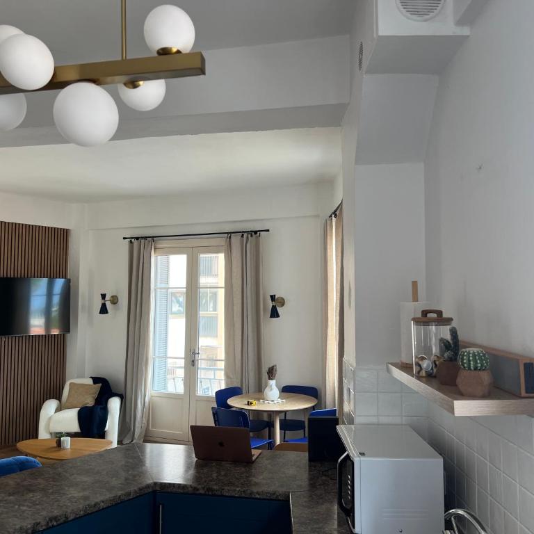 Fort Carré & Yachts View 2Bed Apartment in Old Antibes - Appartamento con 2 Camere da Letto e con Vista - 11