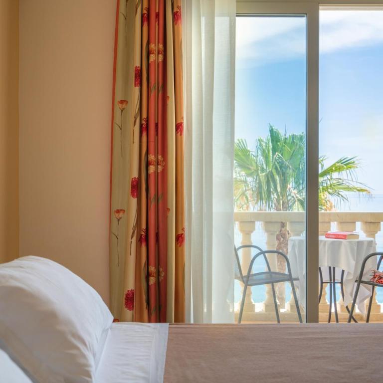 Hotel Orizzonte - Camera Deluxe Matrimoniale/Doppia con Letti Singoli con Vista Mare - 1