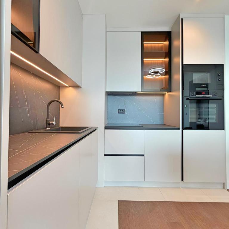 BW Perla - Premium Apartments - Pool & Spa - One-Bedroom Apartment with Balcony and City View - 2
