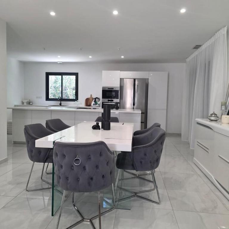 Beautiful family villa with terrace and garden - Villa de 1 dormitorio - 5