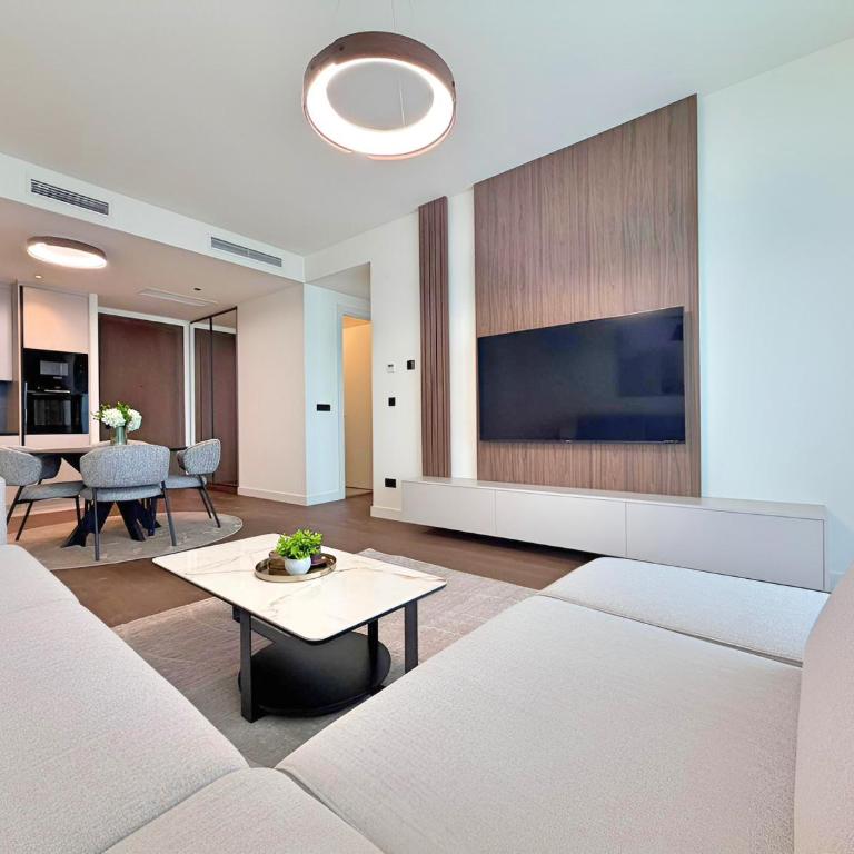 BW Perla - Premium Apartments - Pool & Spa - One-Bedroom Apartment with Balcony and City View - 10