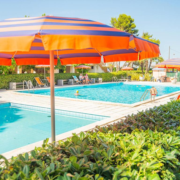 Trilocale fronte mare con piscina condominiale - Appartamento con 2 Camere da Letto - 1