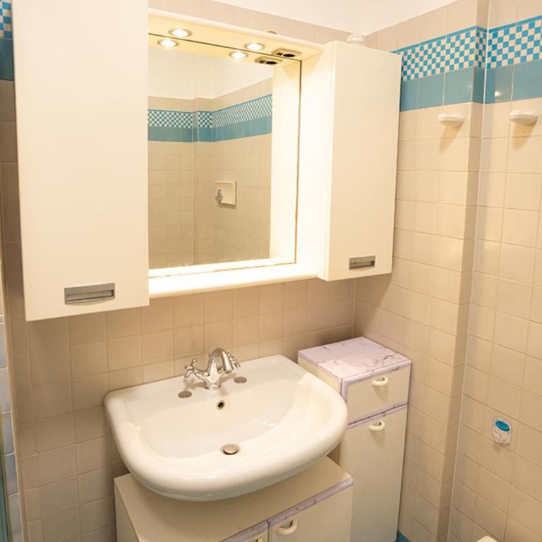Trilocale fronte mare con piscina condominiale - Appartamento con 2 Camere da Letto - 13