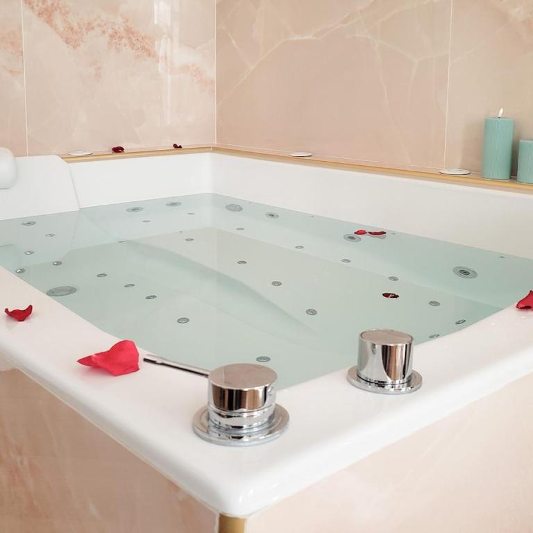 L'Instant - City Center - Jacuzzi - Apartment mit 1 Schlafzimmer - 1