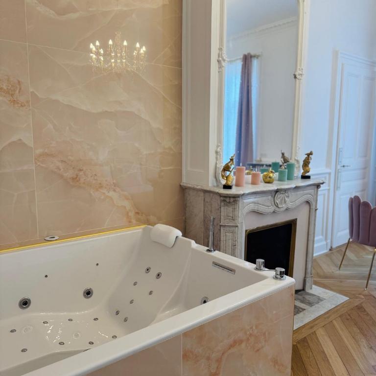 L'Instant - City Center - Jacuzzi - Apartment mit 1 Schlafzimmer - 25