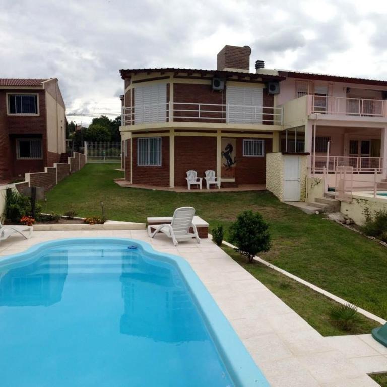 Bright and spacious Bialet Massé cabin - Two-Bedroom House - 1