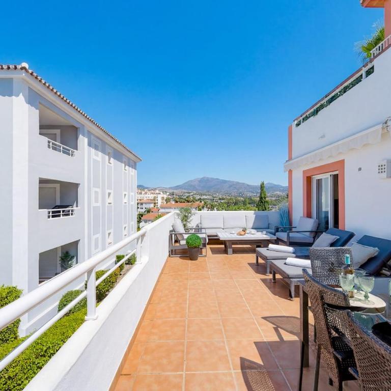 Comfortable apartment with a large terrace and a pool - Apartment mit 2 Schlafzimmern - 6