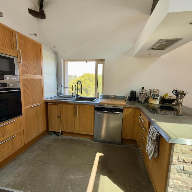 Maison de charme sur les collines, Piscine, Clim - Four-Bedroom House - 12