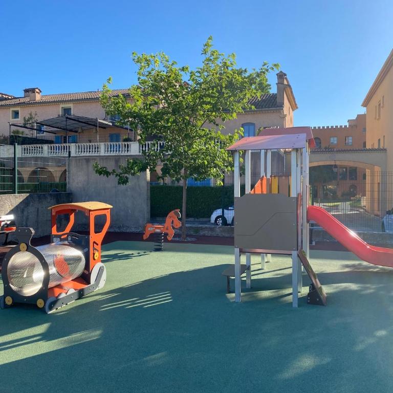 ChezLisa - Cozy Studio with Terrace and Parking - Appartement 1 Chambre - 7