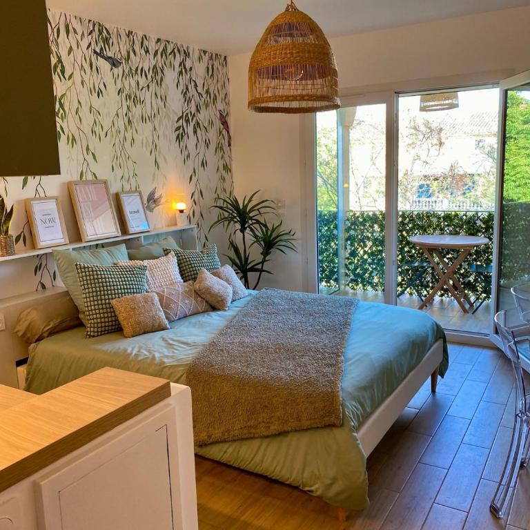 ChezLisa - Cozy Studio with Terrace and Parking - Appartement 1 Chambre - 1
