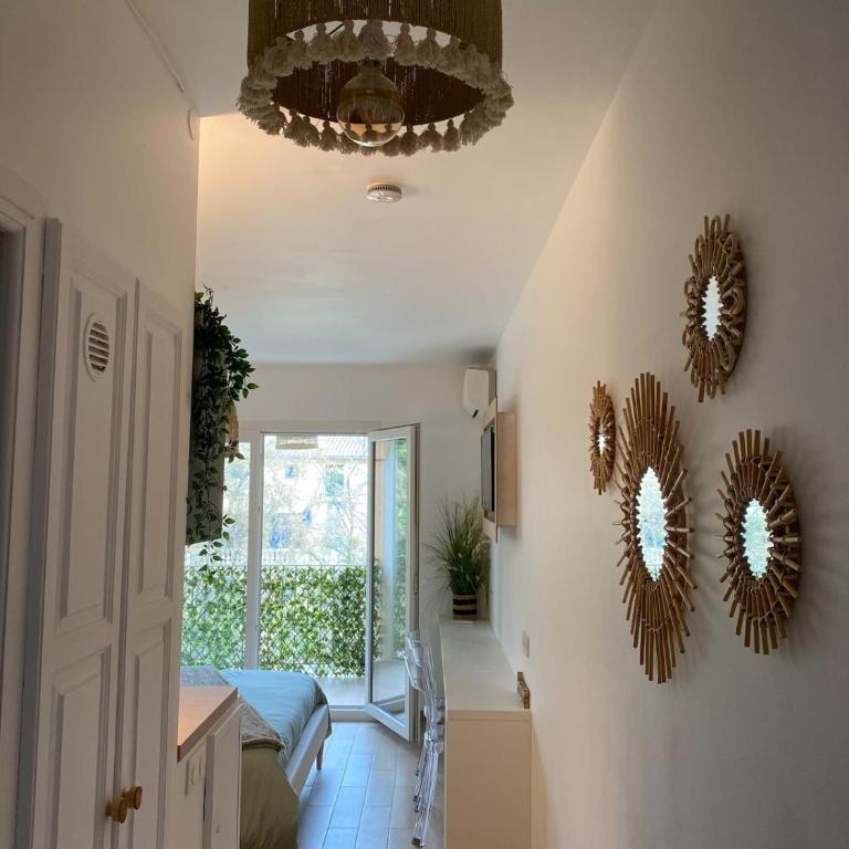 ChezLisa - Cozy Studio with Terrace and Parking - Appartement 1 Chambre - 11