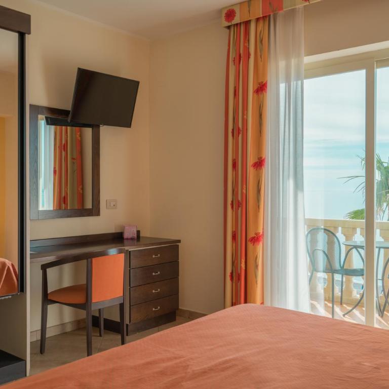Hotel Orizzonte - Camera Deluxe Matrimoniale/Doppia con Letti Singoli con Vista Mare - 7