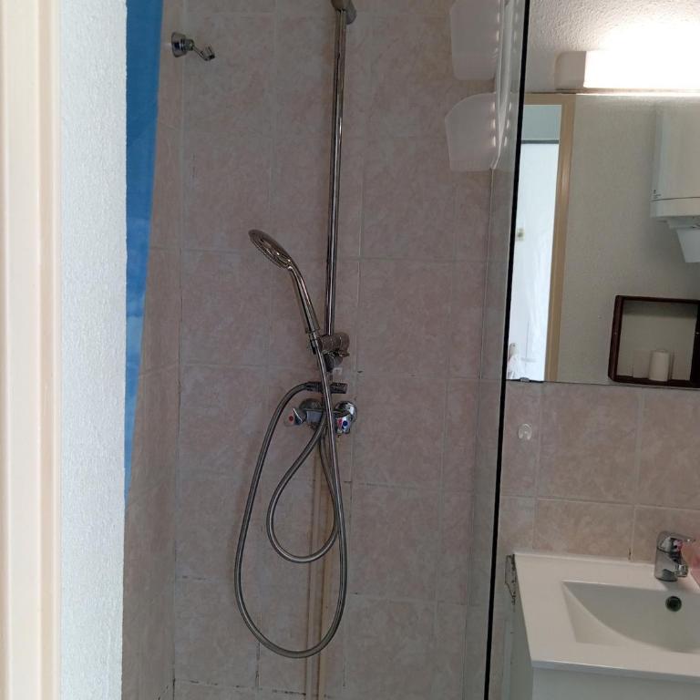 Studio proche du CHU - Apartamento de 1 dormitorio - 5