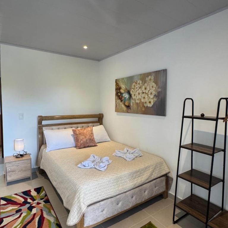 Donde Mildred Hostal y Cafe - Apartment with Balcony - 17