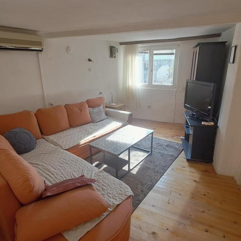 Bajatova Heritage House with Private Courtyard - Vila sa 1 Spavaćom Sobom - 6