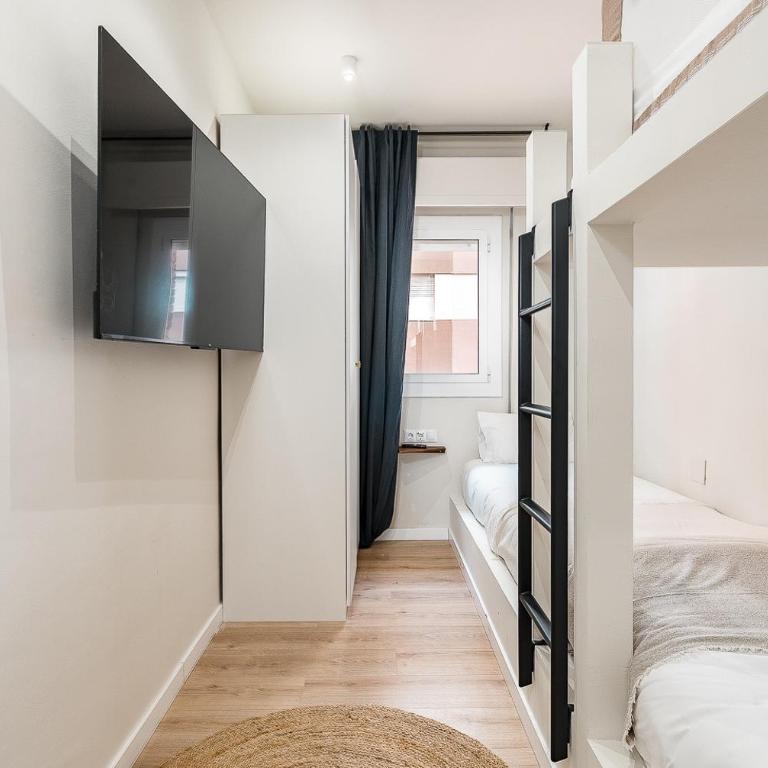 Camp Nou Grand Apartment - Four-Bedroom Luxury Apartment - 31