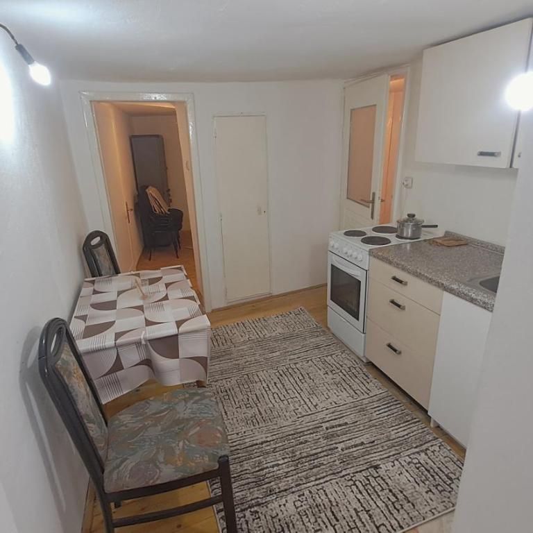 Bajatova Heritage House with Private Courtyard - Vila sa 1 Spavaćom Sobom - 10